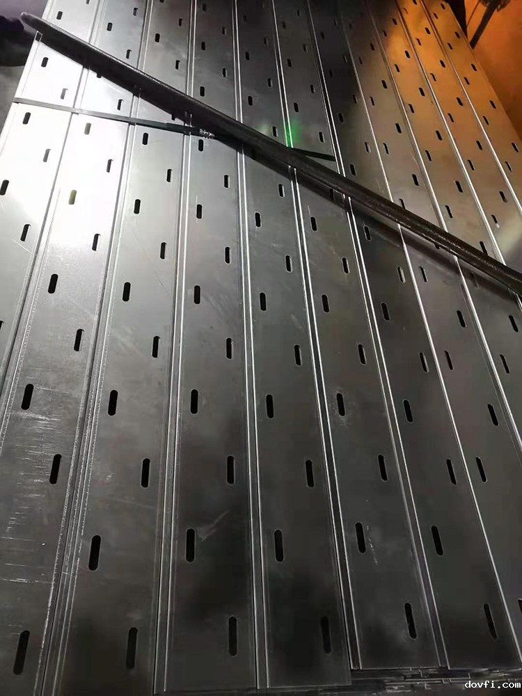 托盘式桥架实现了怎样的效果