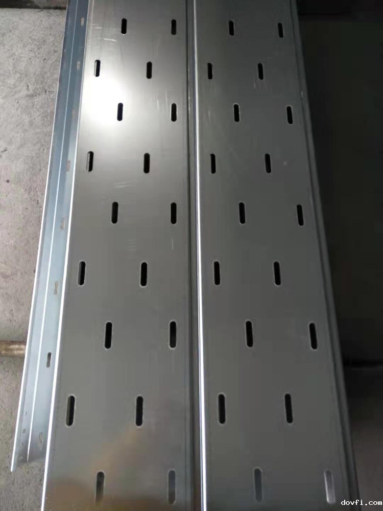 降低直通托盘式桥架的成本